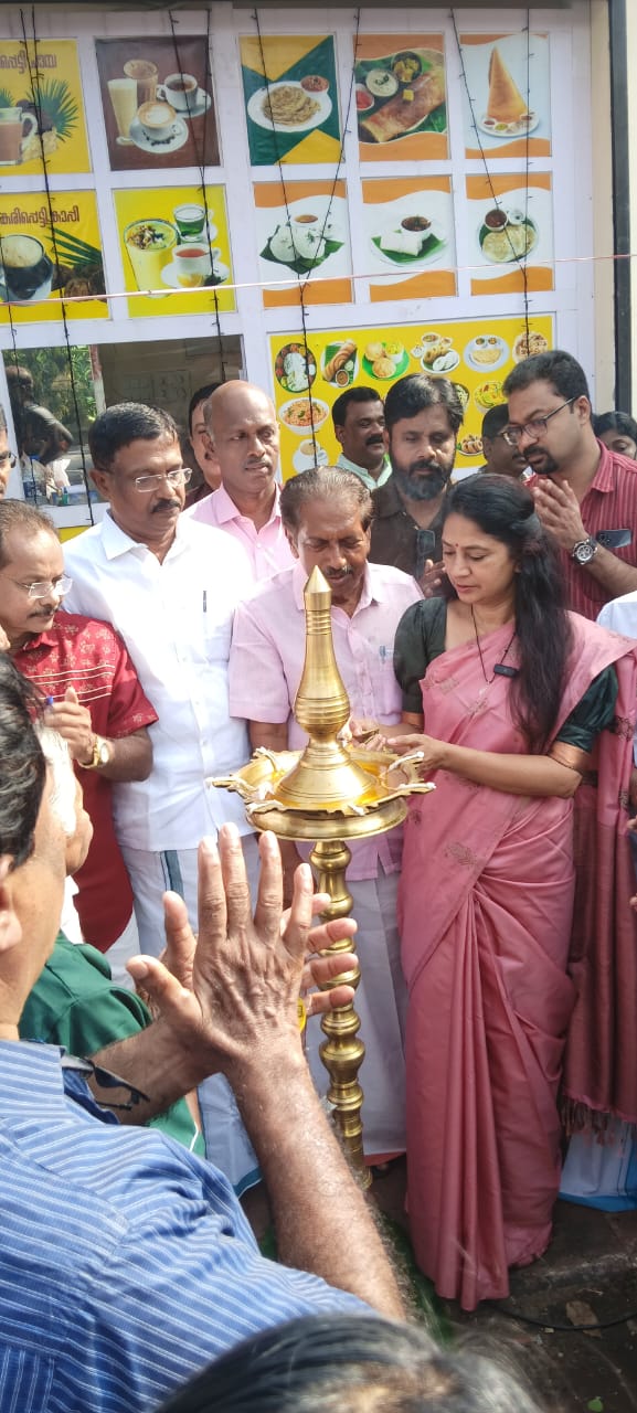  ചക്കുളത്ത്കാവ് പൊങ്കാലയോട് അനുബന്ധിച്ച്  ലഘുഭക്ഷണ വിതരണവും മെഡിക്കൽ ഹെൽത്ത് ഡെസ്കും